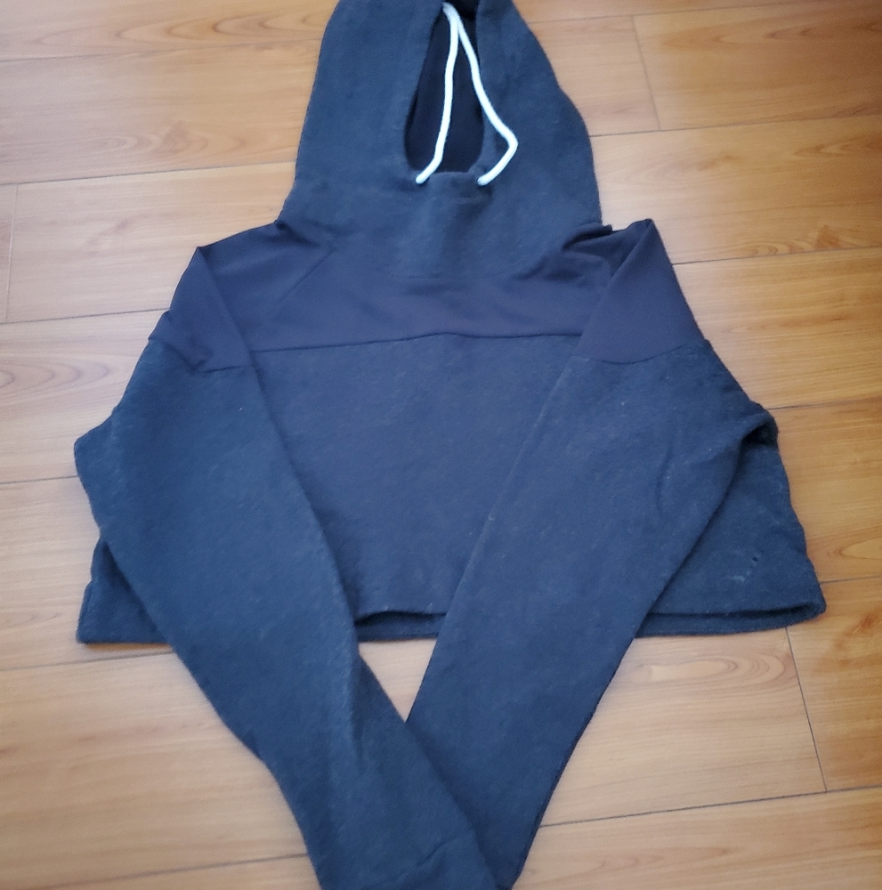Gymshark x Nikki B S2 cropped hoodie